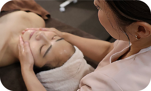 フェイシャル施術画像